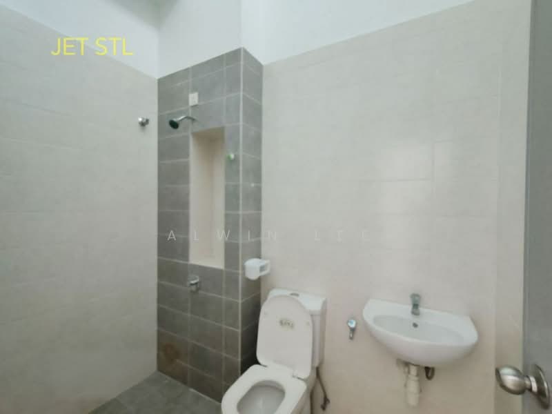 Rumah Teres 2 Tingkat untuk Dijual di Setia Alam (Selangor) - Alwin Lee - Bathroom - PropertyGuru.com.my