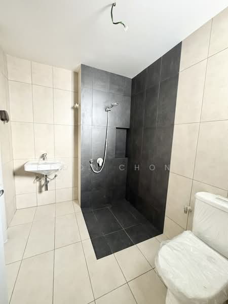 Terraced House for Sale in Taman Bukit Serdang (Seri Kembangan) - Eldon Chong - Bathroom - PropertyGuru.com.my