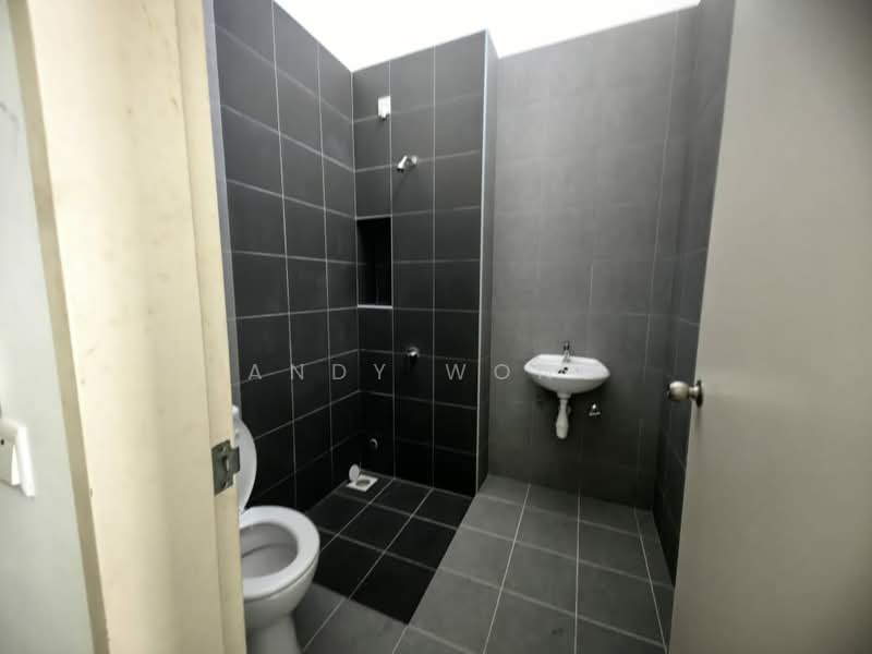 Rumah Teres 2 Tingkat untuk Disewa di Eco Forest (Semenyih) - Andy Wong - Bathroom - PropertyGuru.com.my