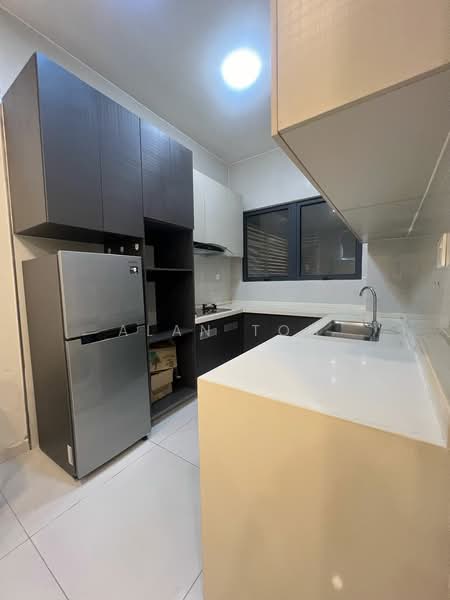 Condominium for Rent at Amberside @ Country Garden Danga Bay - Alan Toh - Kitchen - PropertyGuru.com.my