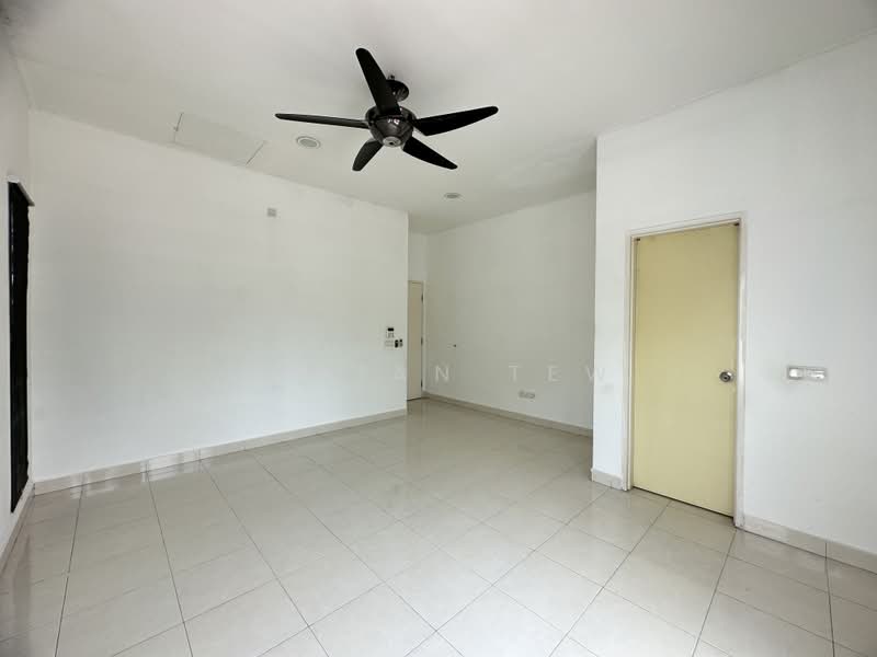 Rumah Berkembar untuk Dijual di Setia Impian (Setia Alam) - Vivian Tew - Living Room - PropertyGuru.com.my