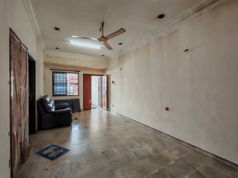 Rumah Teres 1 Tingkat untuk Dijual di Taman Johor Jaya (Johor Bahru) - Kai Ni - Living Room - PropertyGuru.com.my