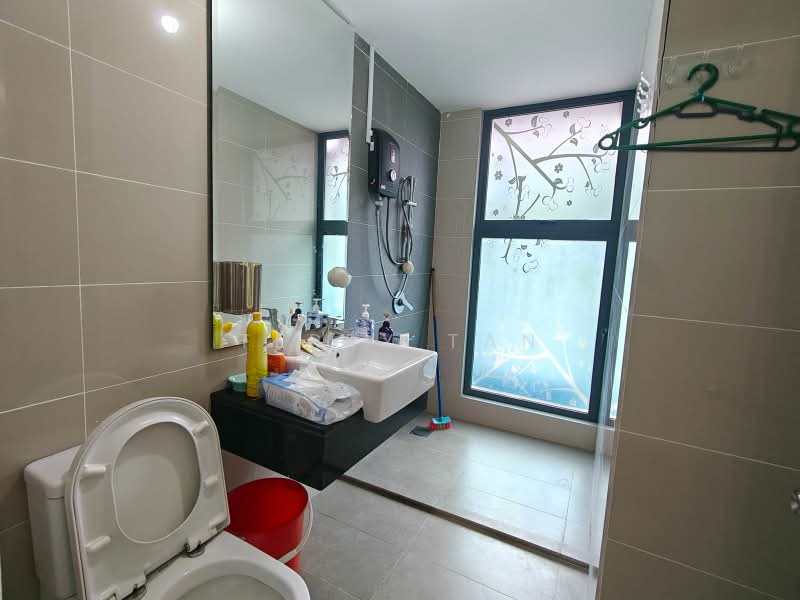 Condominium for Sale at The Straits View Condominium - Terry Tan - Bathroom - PropertyGuru.com.my