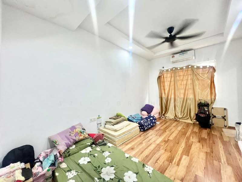 2-storey Terraced House for Sale in Taman TTDI Jaya (Shah Alam) - Azli Ibrahim - Bedroom - PropertyGuru.com.my