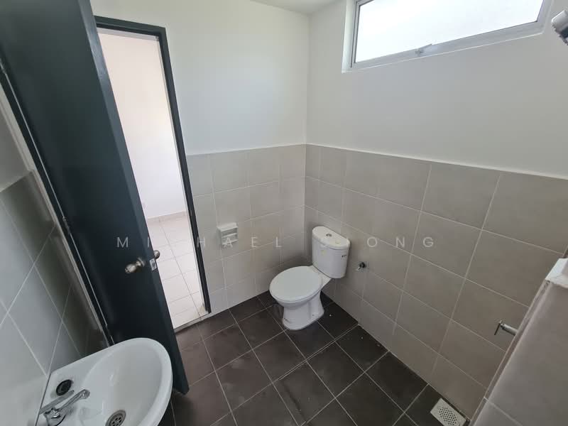 Terraced House for Rent in Rawang (Selangor) - Michael Siong - Bathroom - PropertyGuru.com.my