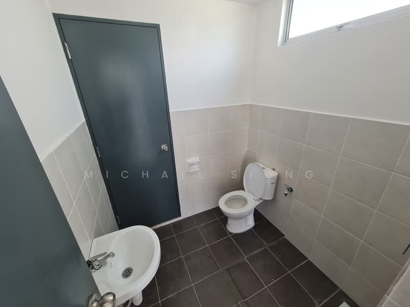 Terraced House for Rent in Rawang (Selangor) - Michael Siong - Bathroom - PropertyGuru.com.my
