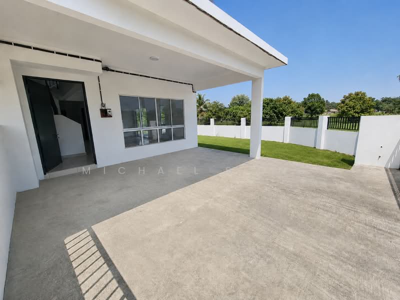 Terraced House for Rent in Rawang (Selangor) - Michael Siong - Exterior - PropertyGuru.com.my