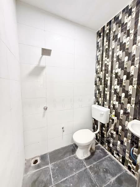 Rumah Teres 1 Tingkat untuk Dijual di Taman Nilai Perdana (Nilai) - Zarema Kulbuzheva - Bathroom - PropertyGuru.com.my
