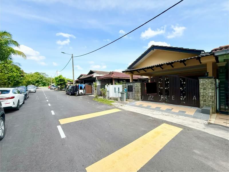 Rumah Teres 1 Tingkat untuk Dijual di Taman Nilai Perdana (Nilai) - Zarema Kulbuzheva - Exterior - PropertyGuru.com.my