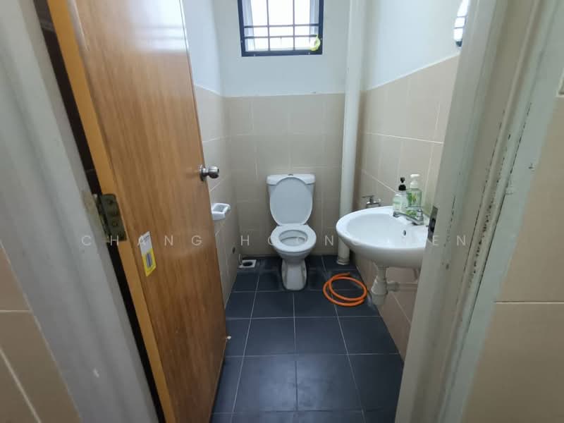 Shop / Office for Sale in Taman Sri Penawar (Pengerang) - Chang Hoong Wen - Bathroom - PropertyGuru.com.my
