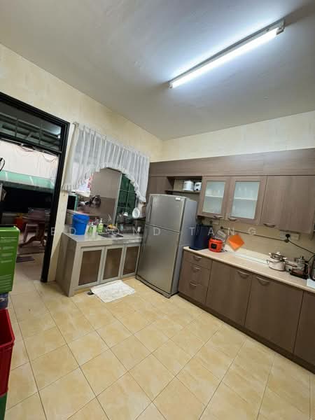 Rumah Berkembar untuk Dijual di Taman Pelangi Indah (Ulu Tiram) - Edmond Tang - Kitchen - PropertyGuru.com.my