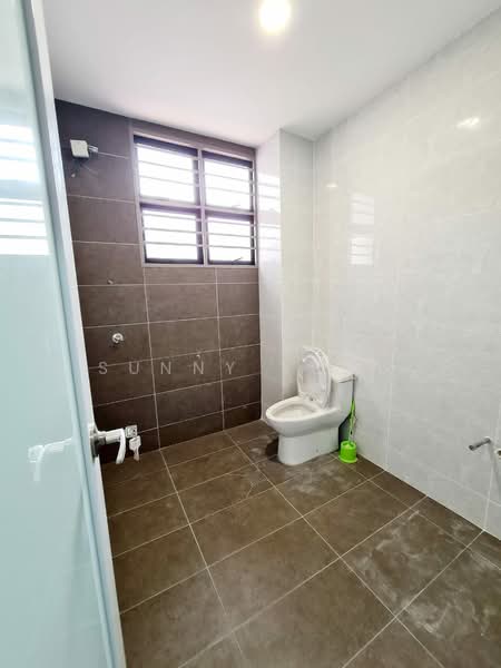 Rumah Teres untuk Dijual di Bandar Puteri Puchong (Puchong) - SUNNY YONG - Bathroom - PropertyGuru.com.my