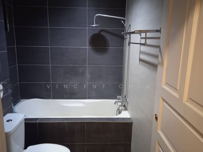 Kondominium untuk Disewa di Kinta Riverfront Hotel & Suites - Vincent Chin - Bathroom - PropertyGuru.com.my