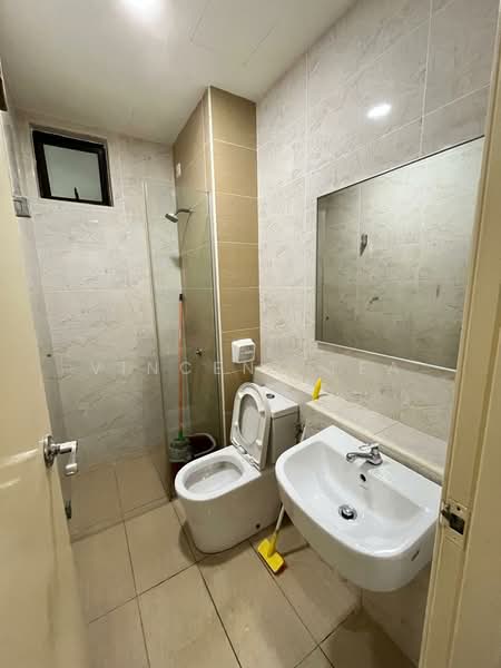 Apartment for Rent at D'Summit Residences - Vincent Tea - Bathroom - PropertyGuru.com.my