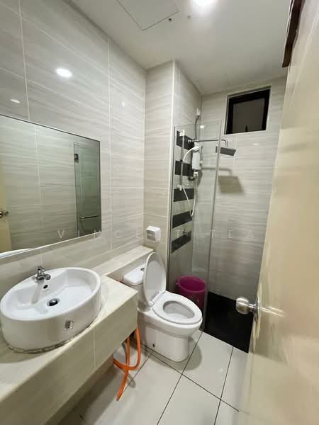 Apartment for Rent at D'Summit Residences - Vincent Tea - Bathroom - PropertyGuru.com.my