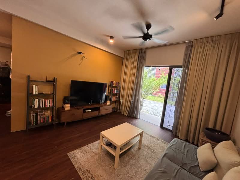 Rumah Bandar untuk Dijual di Petaling Jaya (Selangor) - JH Tee - Living Room - PropertyGuru.com.my