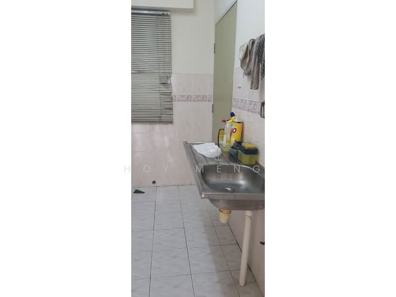 Pangsapuri untuk Dijual di Taman Kristal - Hoy Meng - Kitchen - PropertyGuru.com.my