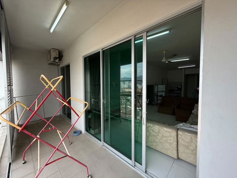 Kondominium untuk Disewa di Elit Heights @ Bayan City - Ben Hew - Balcony - PropertyGuru.com.my