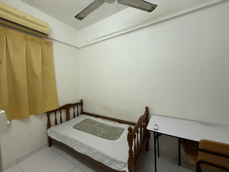 Kondominium untuk Disewa di Elit Heights @ Bayan City - Ben Hew - Bedroom - PropertyGuru.com.my