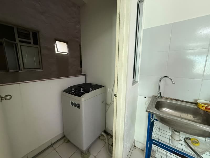 Kondominium untuk Disewa di Elit Heights @ Bayan City - Ben Hew - Balcony - PropertyGuru.com.my