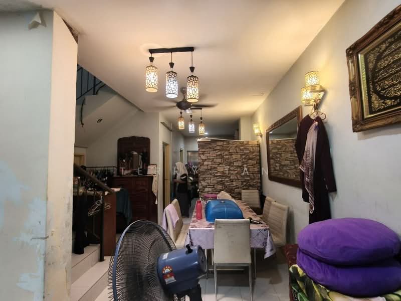 Rumah Teres 2 Tingkat untuk Dijual di Taman Mount Austin (Tebrau) - Terry Tan - Dining Room - PropertyGuru.com.my