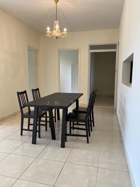 Kondominium untuk Dijual di Casa Indah 1 - JH Tee - Dining Room - PropertyGuru.com.my