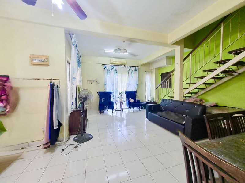 Rumah Kluster untuk Dijual di Puncak Alam (Selangor) - NORFADILAH ZAINUDDIN - Living Room - PropertyGuru.com.my