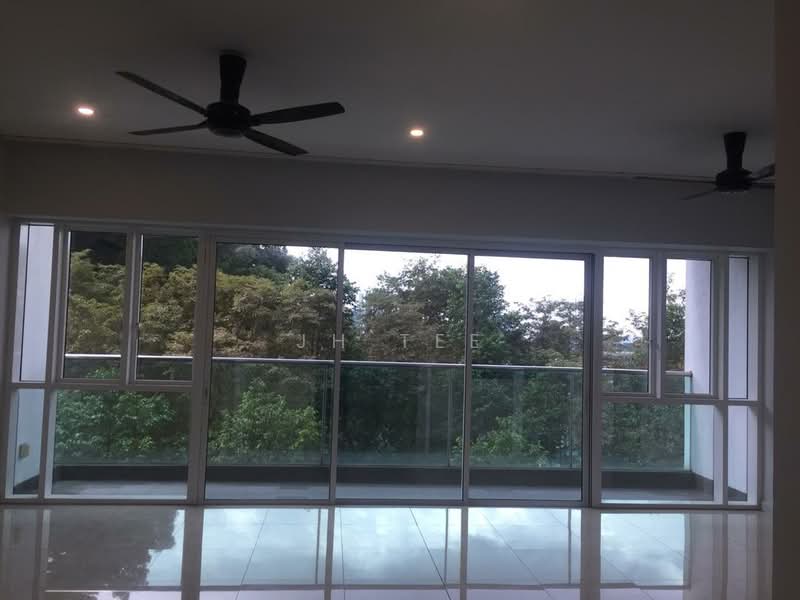 Kondominium untuk Dijual di Surian Residences - JH Tee - Balcony - PropertyGuru.com.my
