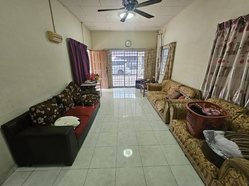 Bungalow for Sale in Kampung Melayu Ampang (Ampang) - Azli Ibrahim - Living Room - PropertyGuru.com.my