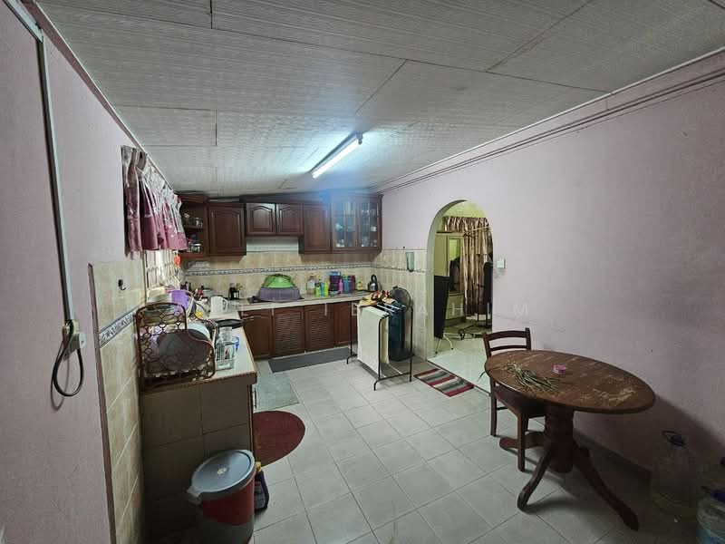 Bungalow for Sale in Kampung Melayu Ampang (Ampang) - Azli Ibrahim - Kitchen - PropertyGuru.com.my