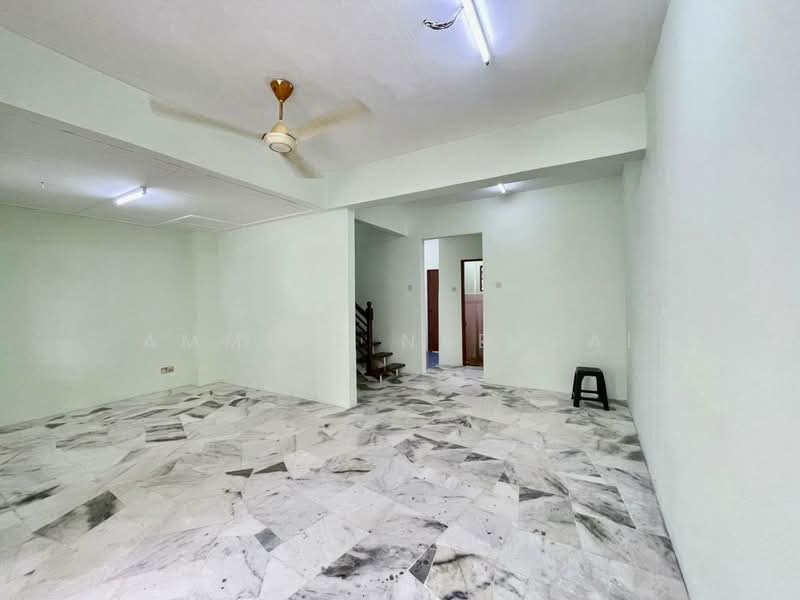 Rumah Teres 2 Tingkat untuk Dijual di Usj 1 (Subang Jaya) - Ammeer Nadzrai - Living Room - PropertyGuru.com.my