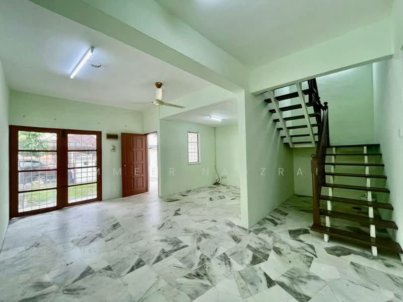 Rumah Teres 2 Tingkat untuk Dijual di Usj 1 (Subang Jaya) - Ammeer Nadzrai - Living Room - PropertyGuru.com.my