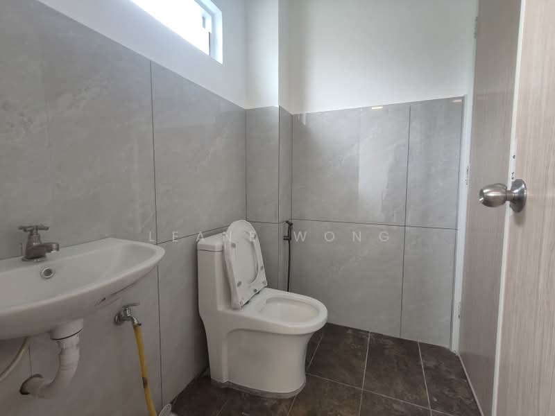 Rumah Teres 2 Tingkat untuk Dijual di Mahkota Cheras (Cheras) - Leane Wong - Bathroom - PropertyGuru.com.my