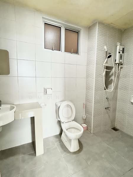 Apartment for Sale at Austin Suites (Permata Austin) - Edmond Tang - Bathroom - PropertyGuru.com.my