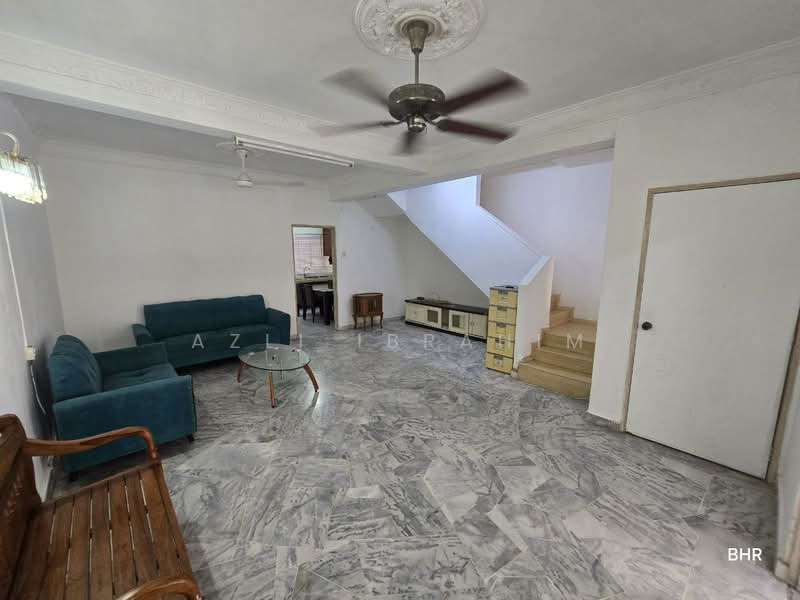 Rumah Teres 2 Tingkat untuk Dijual di Bukit Indah (Ampang) - Azli Ibrahim - Living Room - PropertyGuru.com.my