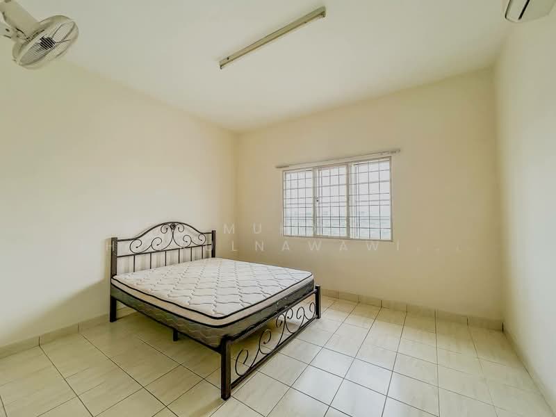 Kondominium untuk Dijual di Kondominium Kristal - Muhd Khairulnawawi Kamaruddin - Bedroom - PropertyGuru.com.my