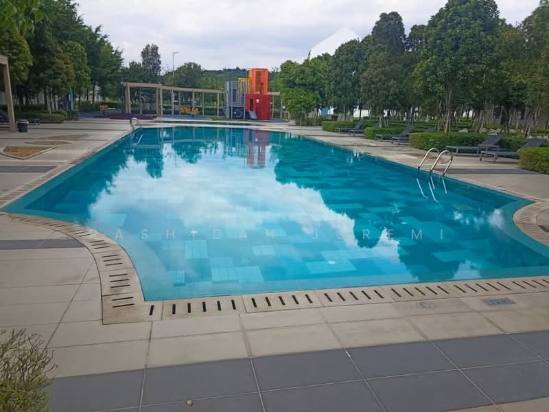Rumah Bandar untuk Dijual di Sepang (Selangor) - Rashidah Juremi - Pool - PropertyGuru.com.my