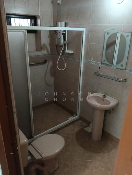 Semi-Detached House for Sale in Taman Serene (Johor Bahru) - Johnson Chong - Bathroom - PropertyGuru.com.my