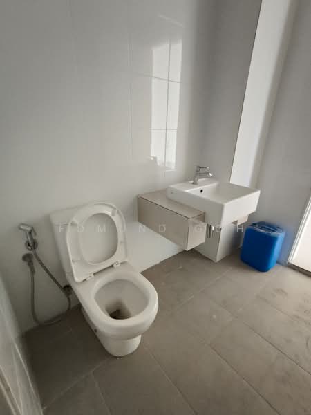 Office for Sale in Seri Kembangan (Selangor) - Edmund Goh - Bathroom - PropertyGuru.com.my