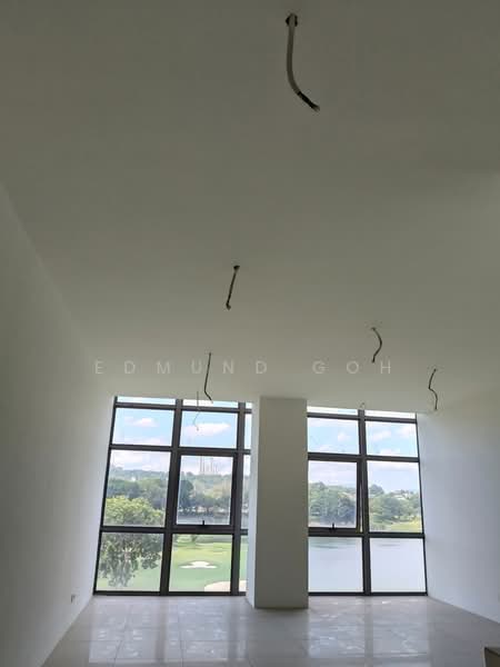 Office for Sale in Seri Kembangan (Selangor) - Edmund Goh - View - PropertyGuru.com.my