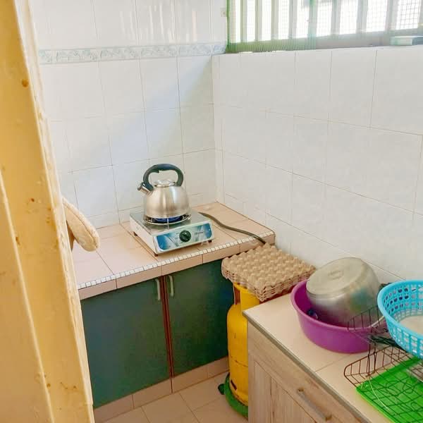 Rumah Teres 1.5 Tingkat untuk Dijual di Ulu Tiram (Johor) - Stella Chia - Kitchen - PropertyGuru.com.my