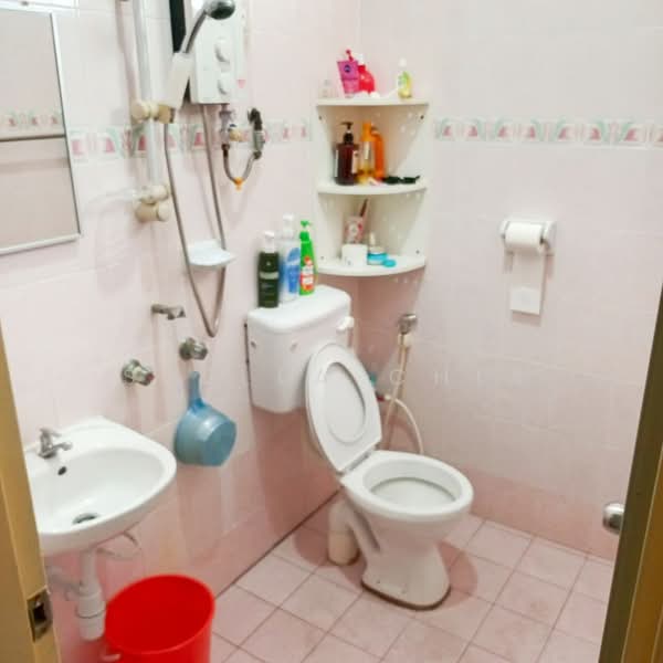 Rumah Teres 1.5 Tingkat untuk Dijual di Ulu Tiram (Johor) - Stella Chia - Bathroom - PropertyGuru.com.my