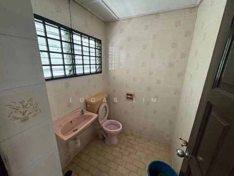 Bungalow for Sale in SS 3, Taman Universiti (Petaling Jaya) - Lucas Lim - Bathroom - PropertyGuru.com.my
