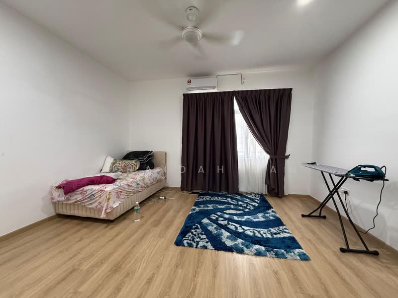 2-storey Terraced House for Rent in Bandar Tun Hussein Onn (Cheras) - Zuraidah Dan - Master Bedroom - PropertyGuru.com.my