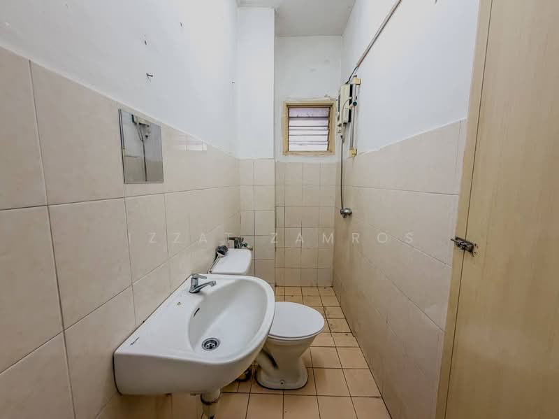 Pangsapuri untuk Dijual di Plaza Indah Apartment - Izzat Zamros - PropertyGuru.com.my