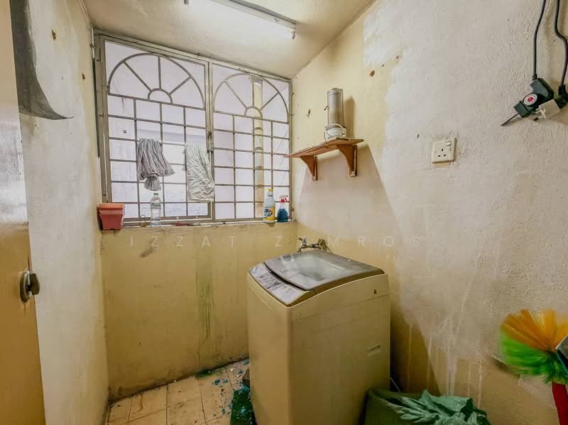 Pangsapuri untuk Dijual di Plaza Indah Apartment - Izzat Zamros - PropertyGuru.com.my