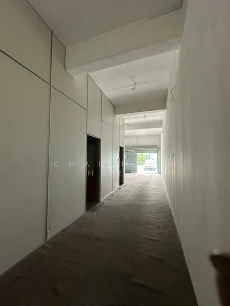 Shop / Office for Rent in Bandar Bukit Mahkota (Bangi) - Chai Ming Hern - Corridor - PropertyGuru.com.my