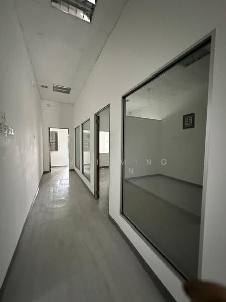 Shop / Office for Rent in Bandar Bukit Mahkota (Bangi) - Chai Ming Hern - Corridor - PropertyGuru.com.my