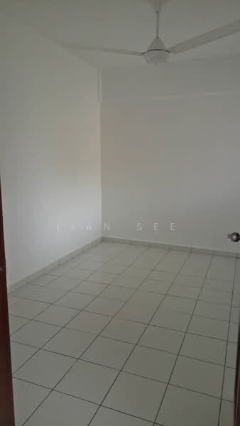 Rumah Flat untuk Disewa di Taman Seri Berembang - Lian See - Interior - PropertyGuru.com.my