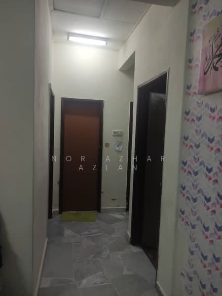 Apartment for Sale at Subang Perdana Goodyear Court 9 - Nor Azhar Azlan - Corridor - PropertyGuru.com.my